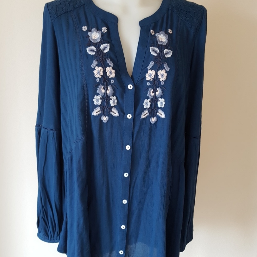 Flutter & Kick maternity, large, embroidered floral flowers, teal shirt top